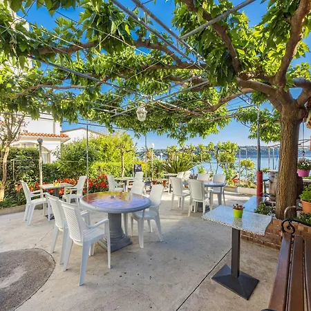 Sea View In Barbat דירה ראב