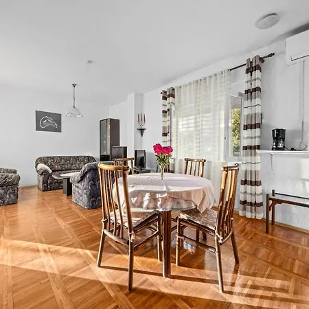 アパート Sea View In Barbat ラブ