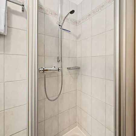 Sea View In Barbat アパート *